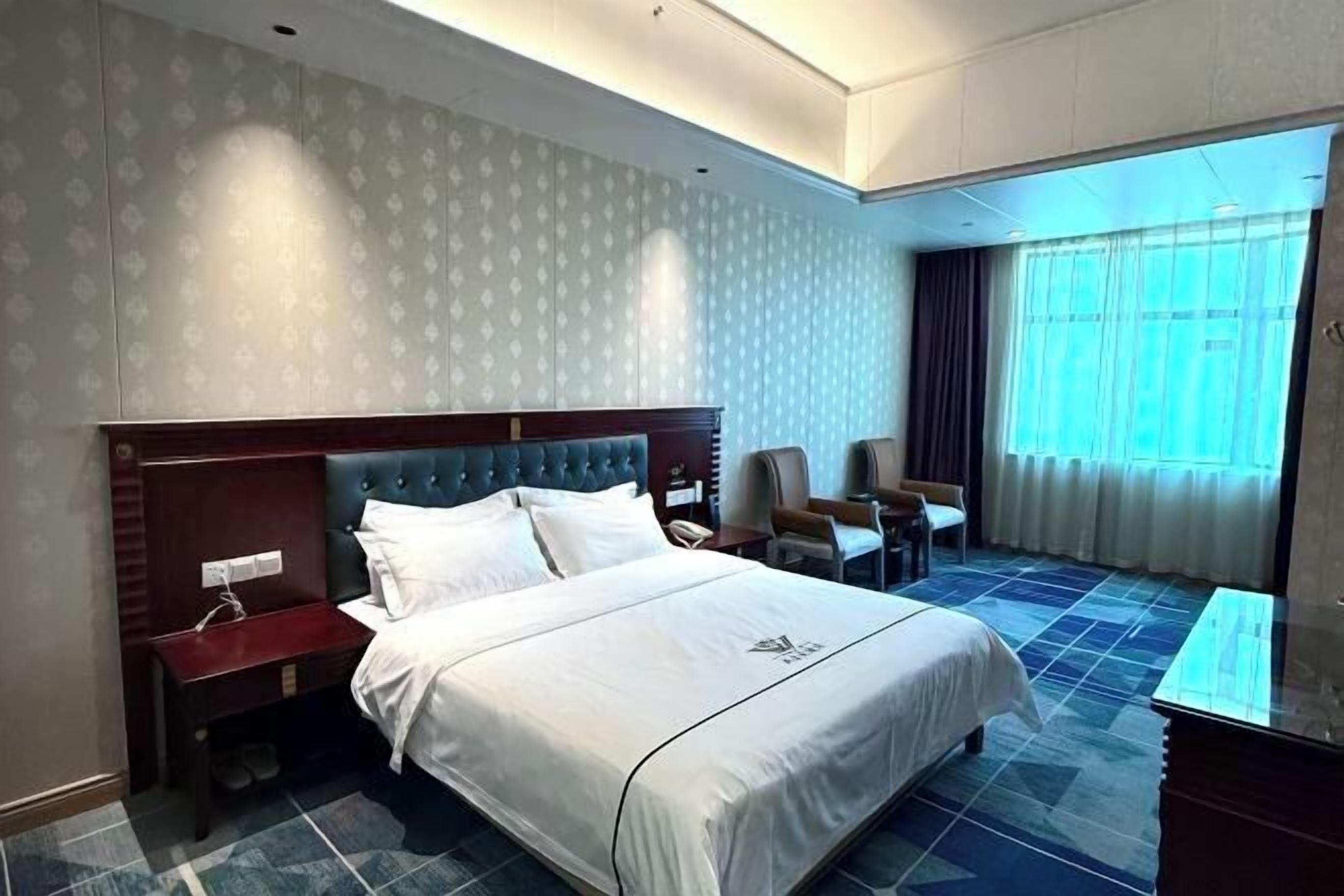 Minibar, in-room safe, desk, blackout drapes