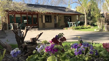 Fachada de la propiedad