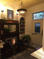 Design Suite, 1 Bedroom, Courtyard View, Courtyard Area | Room amenity