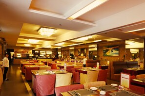 Café da manhã, almoço e jantar