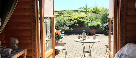 Habitación doble superior, patio | Sábanas de algodón egipcio, ropa de cama de alta calidad y edredón