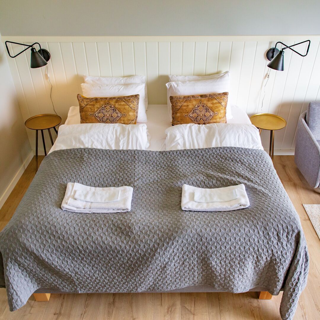 1 bedroom, in-room safe, desk, blackout curtains