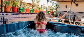 Triana Backpackers