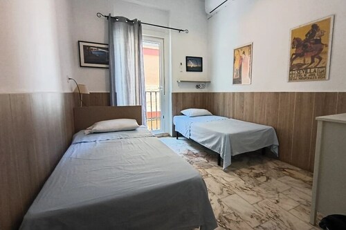Triana Backpackers