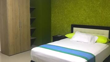 Standard Double Room, 1 Double Bed, Ensuite, Garden View | Minibar, desk, rollaway beds, free WiFi