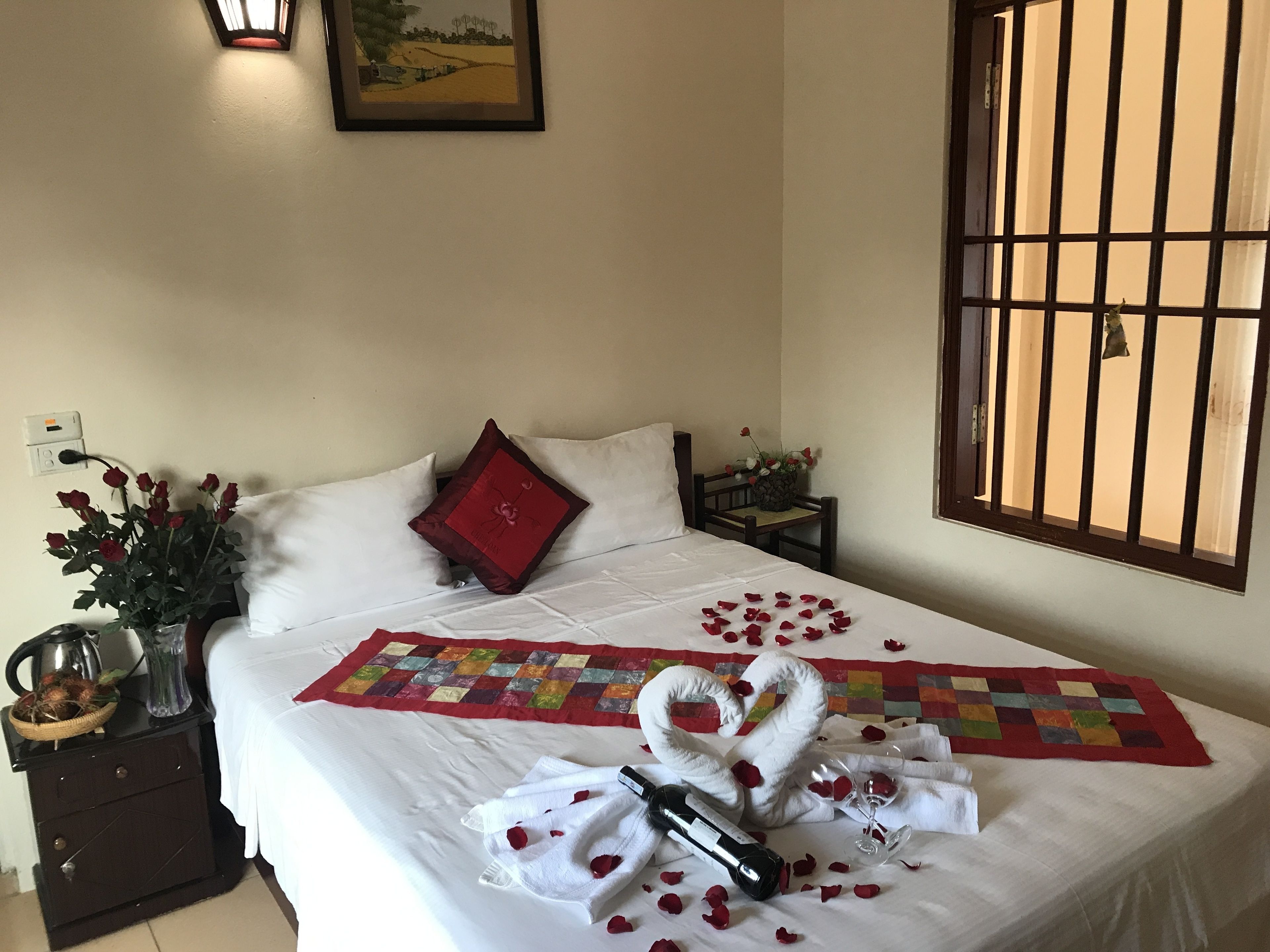 deluxe double room, 3 bedrooms | minibar, in-room safe, desk, soundproofing