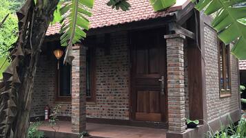 Bungalow | Living area | LCD TV