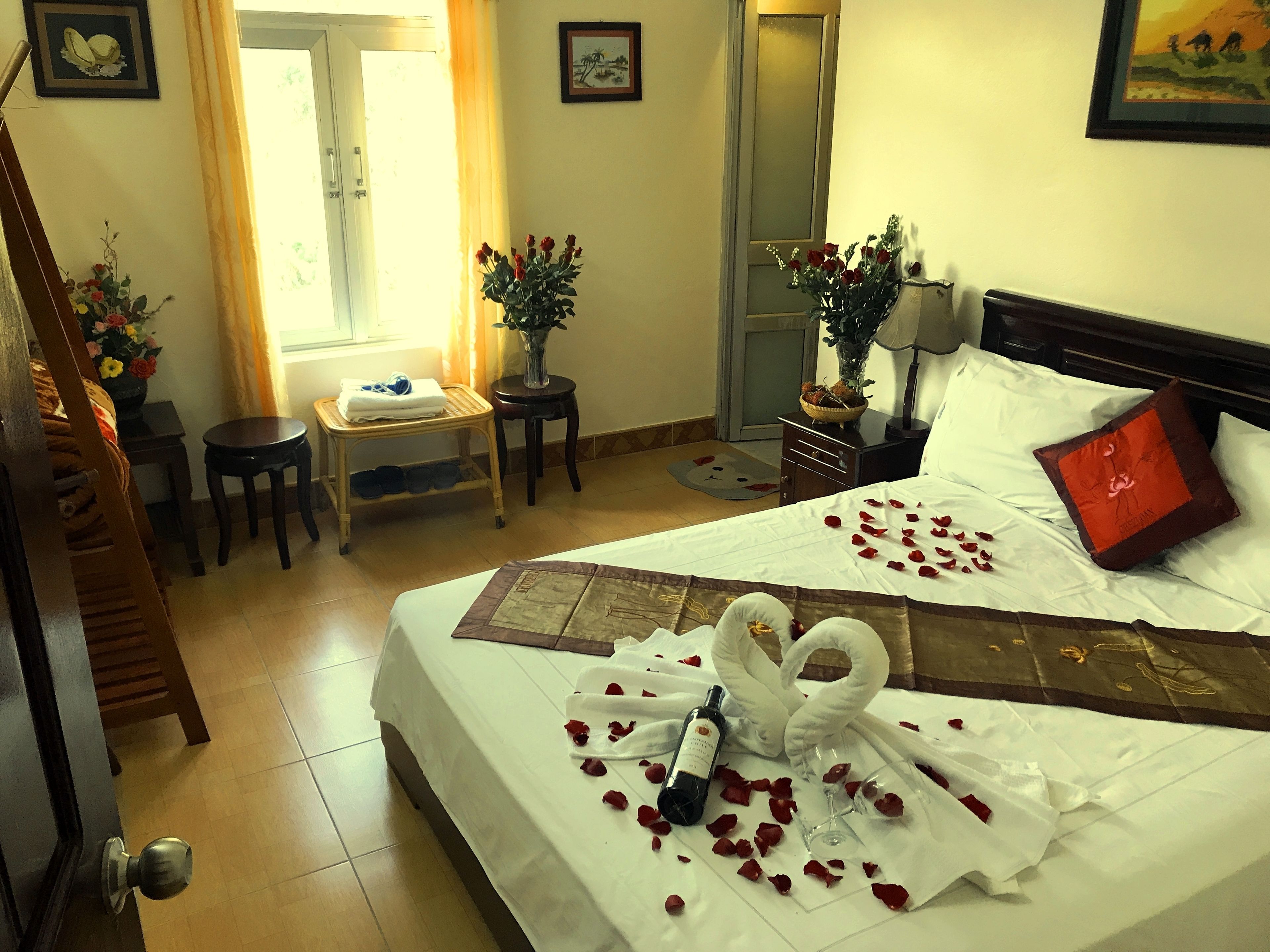 deluxe double room, 3 bedrooms | minibar, in-room safe, desk, soundproofing