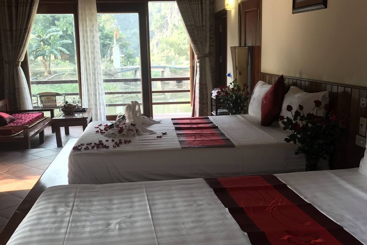 bungalow | minibar, in-room safe, desk, soundproofing