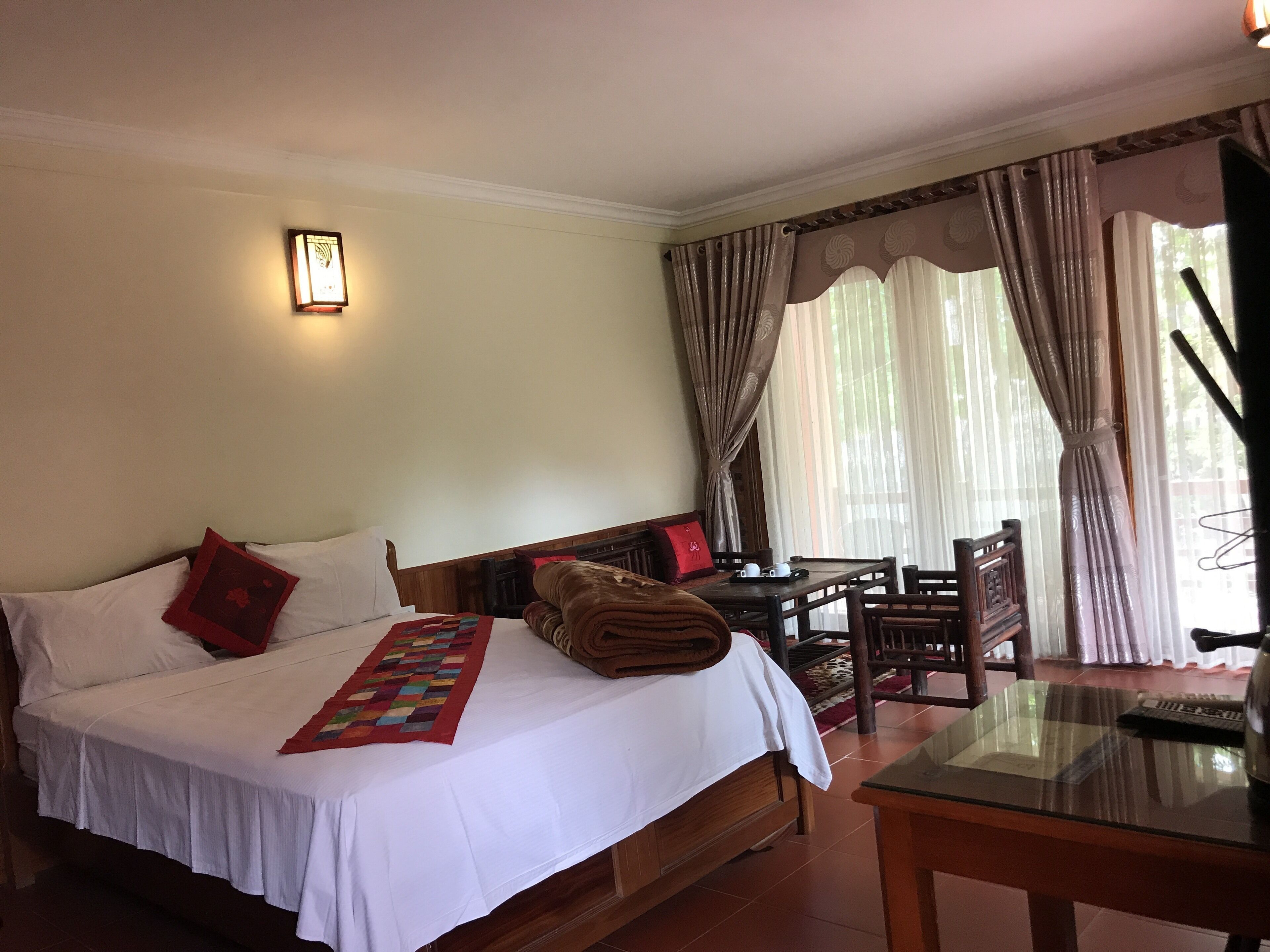 bungalow | minibar, in-room safe, desk, soundproofing