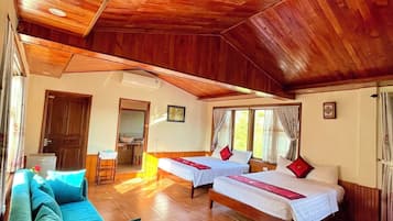 Family Room, 2 Queen Beds | Minibar, in-room safe, desk, soundproofing