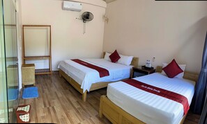 Kahden hengen deluxe-huone yhdelle, 1 makuuhuone, näköala uima-altaalle | Yksilöllisesti sisustettu, ilmainen Wi-Fi, vuodevaatteet