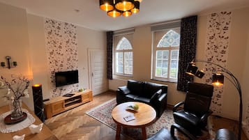 Condo, Private Bathroom | Lounge