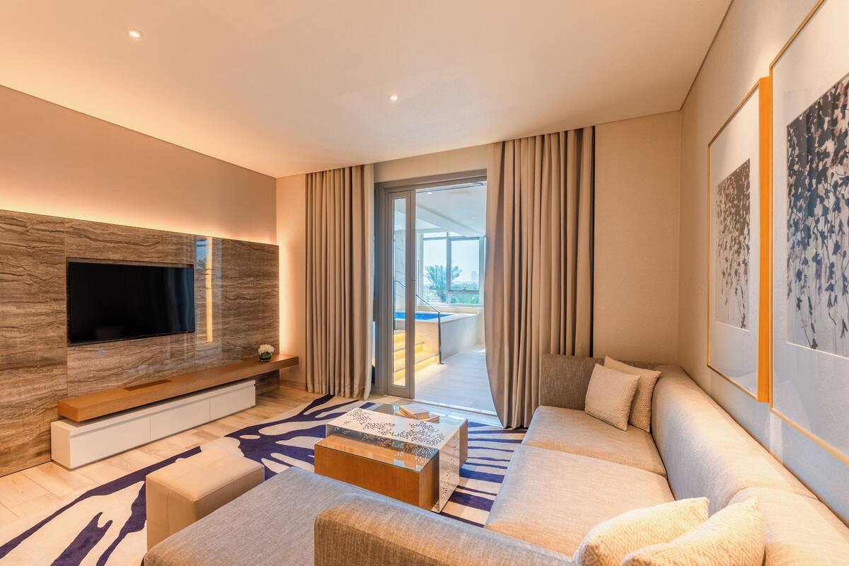 Premium bedding, pillowtop beds, in-room safe, individually decorated