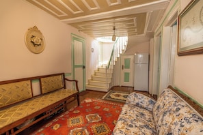 Living area - Nar Adaevi (Bozcaada)