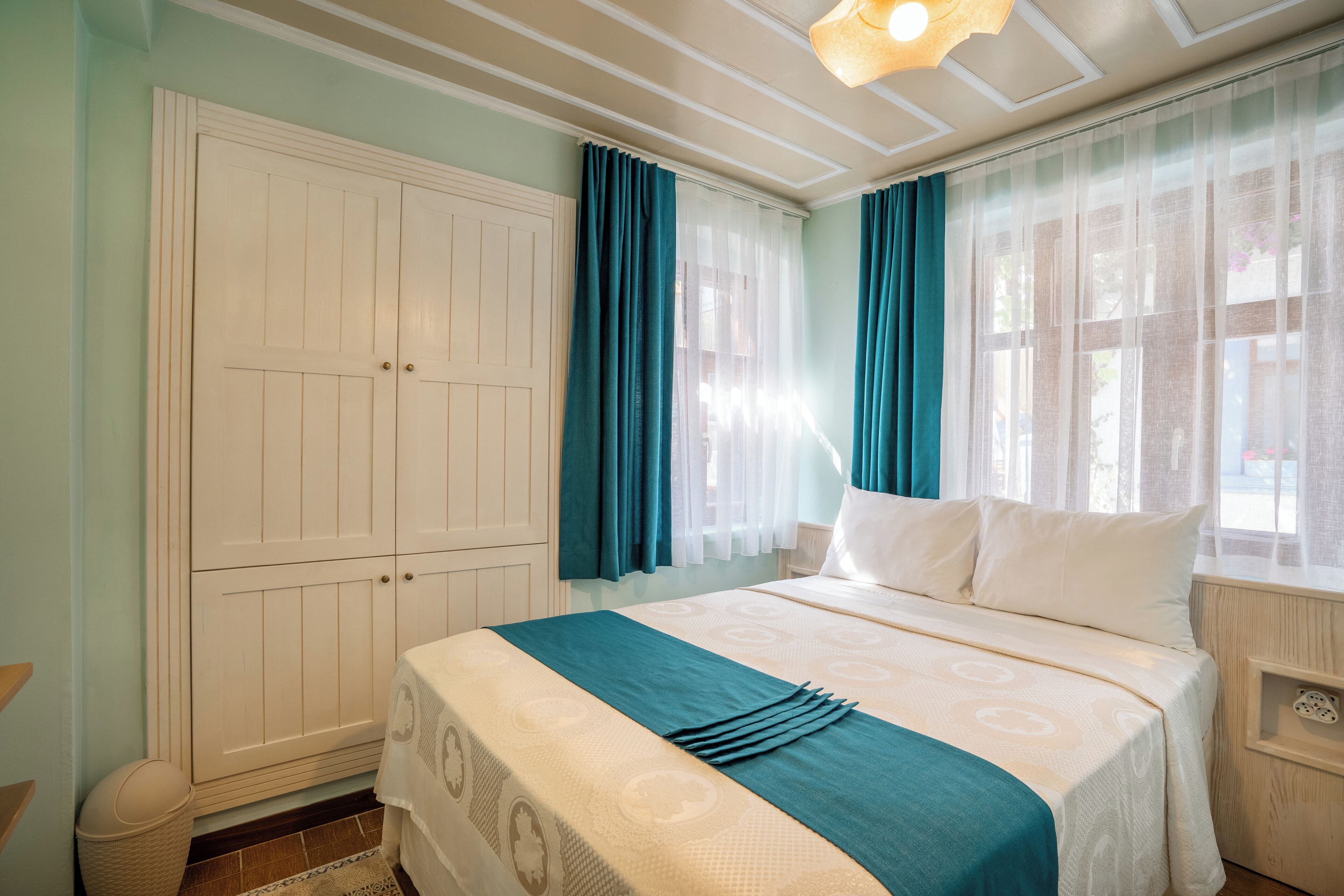 Kamar Double Junior | Seprai premium dan Wi-Fi gratis