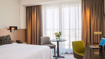 Ropa de cama de alta calidad, colchones con pillow-top y minibar