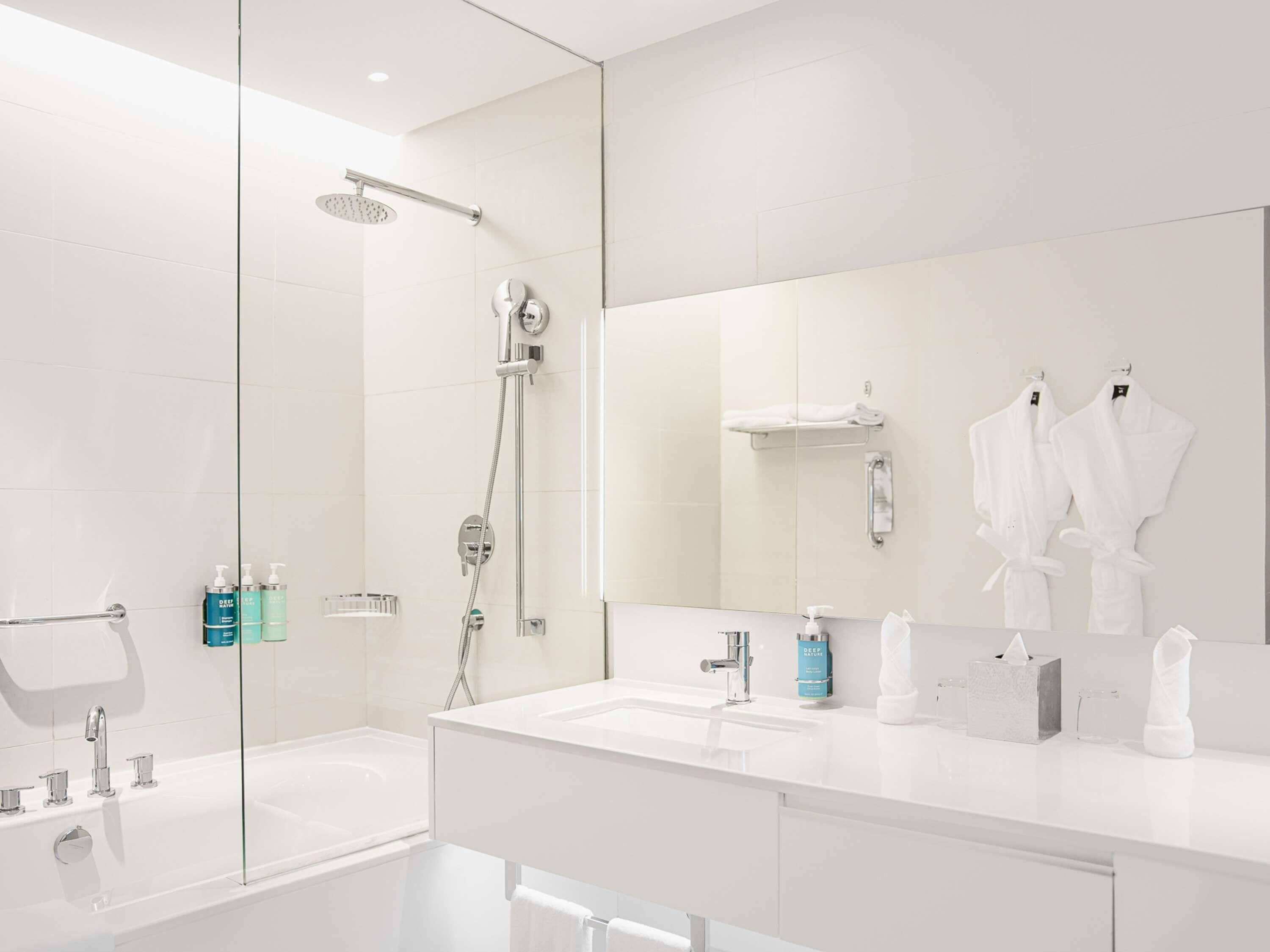 premium bedding, pillow-top beds, minibar, in-room safe