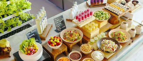 Premium bedding, pillow-top beds, minibar, in-room safe