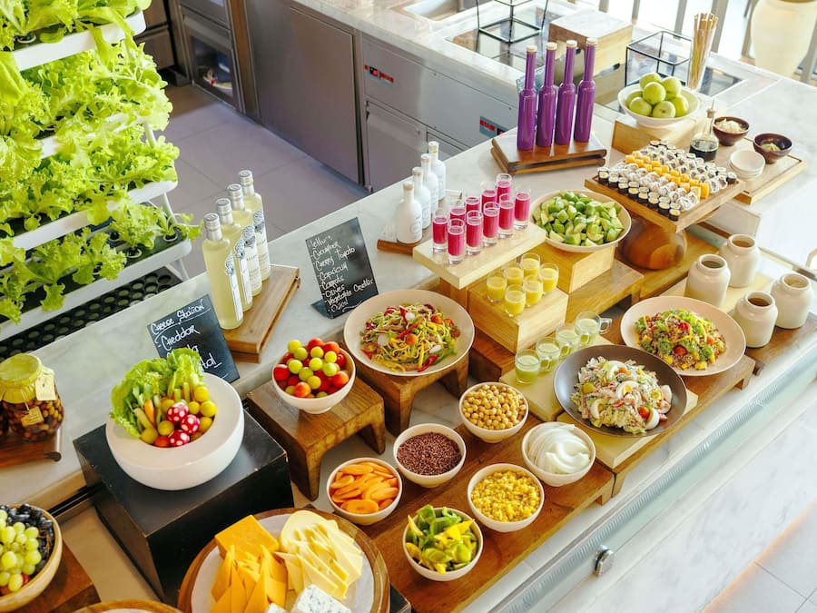 3 restaurants; breakfast, lunch, dinner and brunch served