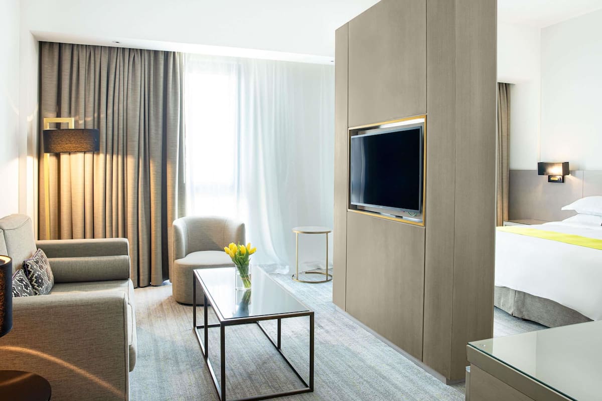 Junior Suite, 1 Double Bed | Premium bedding, pillowtop beds, minibar, in-room safe