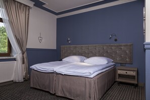 Double or Twin Room | Minibar, in-room safe, individually decorated, individually furnished - Willa w Dolinie (Tarnow)