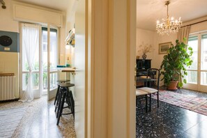 3 bedrooms, desk, iron/ironing board, free cots/infant beds - Residenza Novecento (Verona)