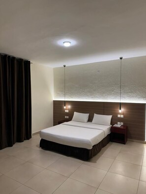 Rideaux occultants, Wi-Fi gratuit, draps fournis