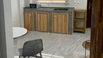 Standard Double Room | Langsir/tirai gelap terus, Wi-fi percuma, cadar katil