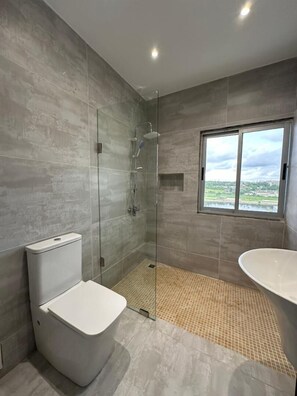 Badkamer met wastafel