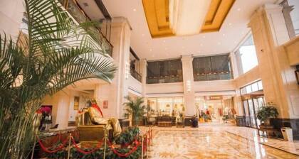 Huayin International Hotel