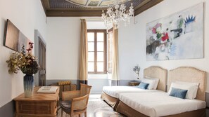 Executive Suite, 2 Bedrooms, Connecting Rooms | Premium bedding, minibar, in-room safe, desk - Nobildonne Relais (Rome)