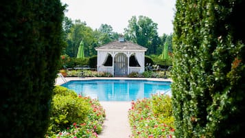 Seasonal outdoor pool, pool umbrellas, sun loungers