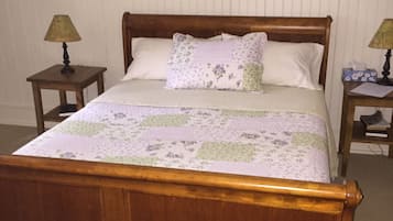 Quarto casal clássico, 1 cama Queen | 2 quartos, roupas de cama premium, individualmente decorados