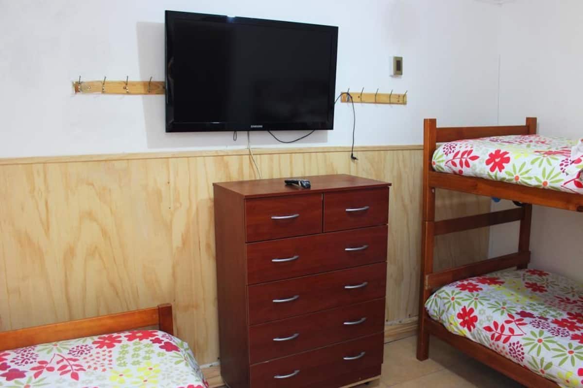 Habitación triple estándar | Tabla de planchar con plancha y wifi gratis