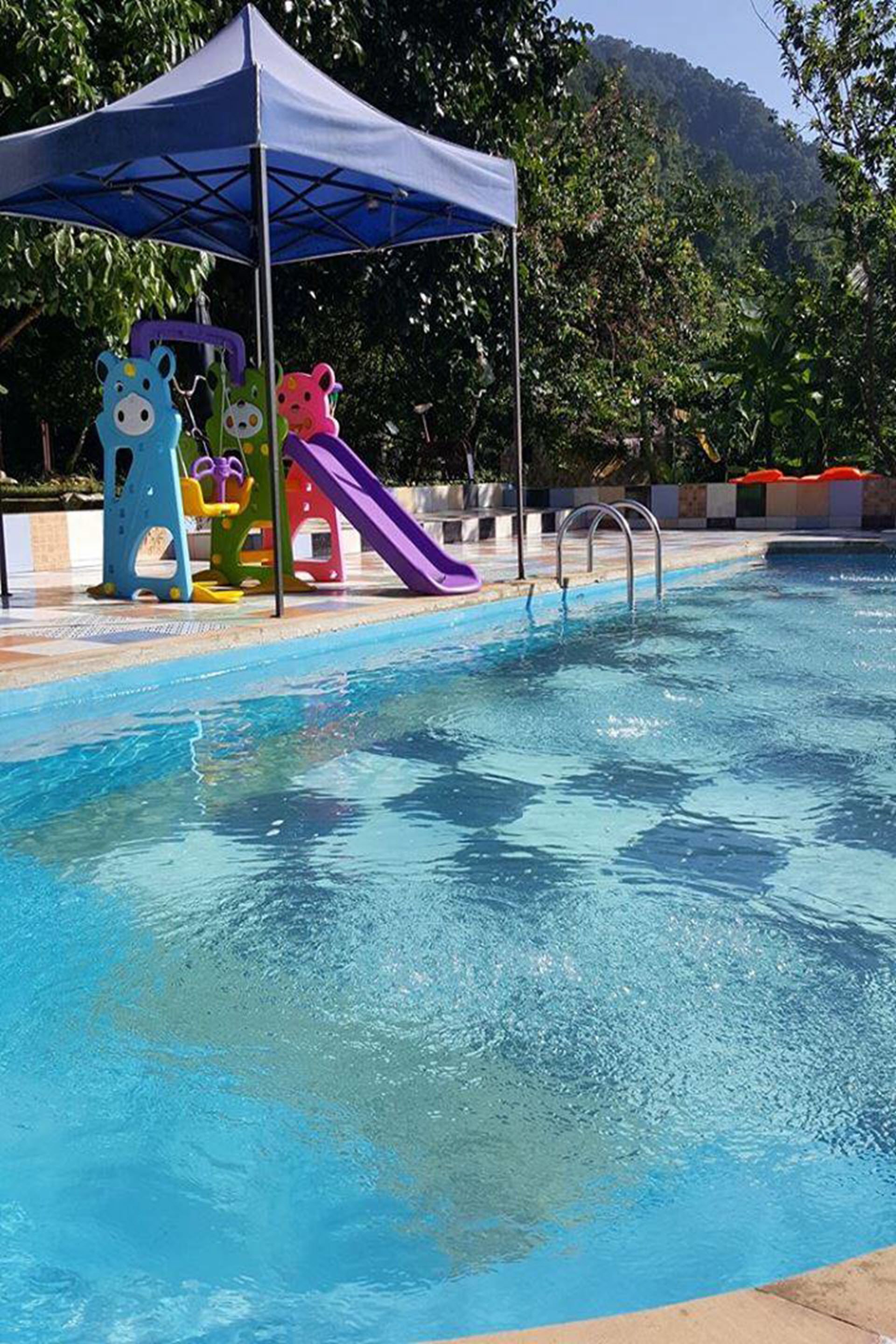 Hồ bơi ngoài trời 