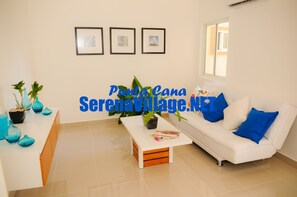 Tempur-Pedic beds, laptop workspace, WiFi, bed sheets - Serena Village (Punta Cana)