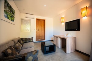Suite | Living area | Flat-screen TV