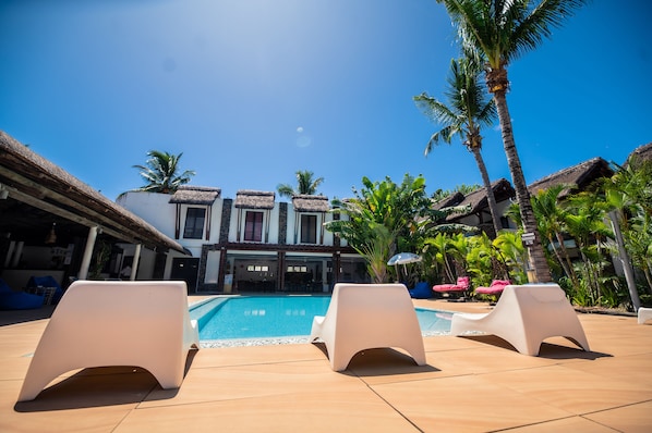 Outdoor pool, pool loungers