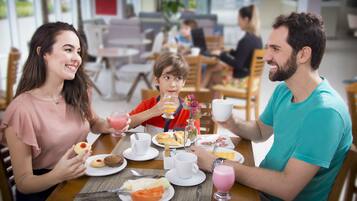 Petit déjeuner buffet compris tous les jours