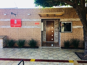 Fachada da propriedade