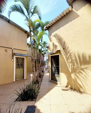 Self parking (BRL 29.99 per night) - Flat & Residence Premium (Campo Grande)