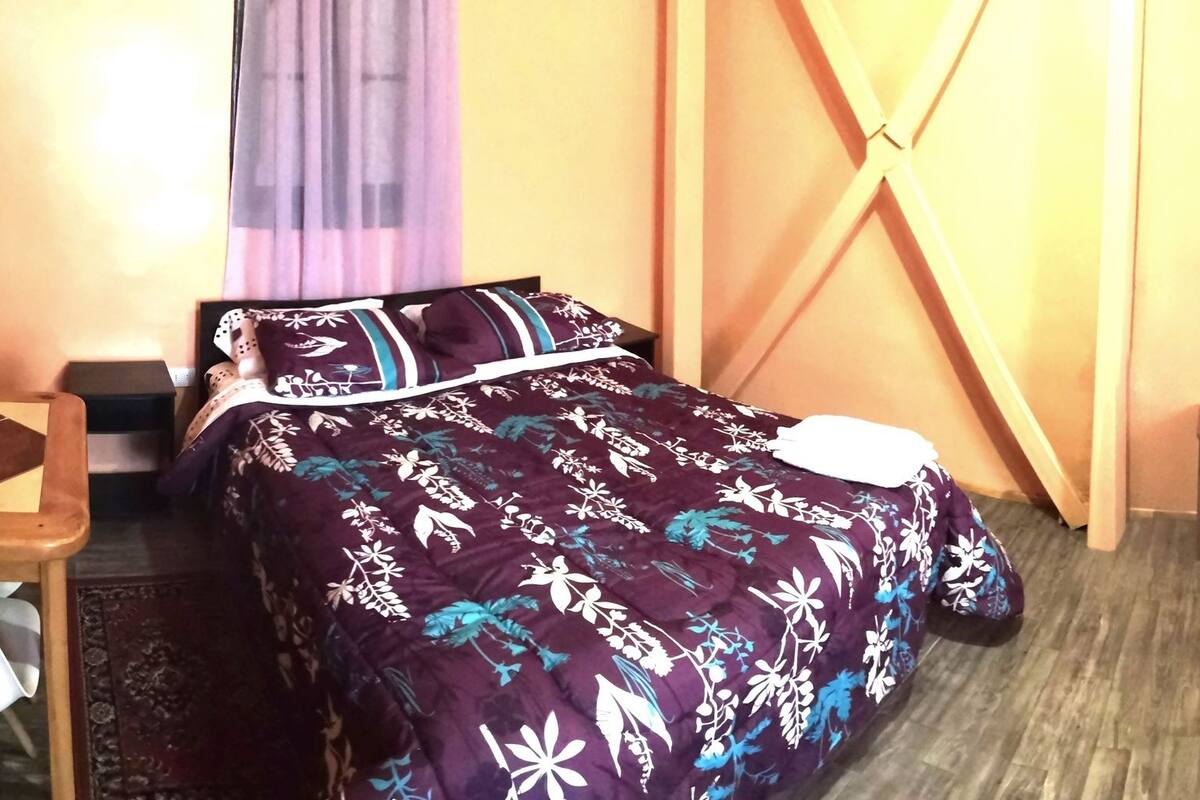 Premium bedding, in-room safe, free WiFi