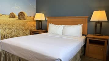 Standard Room, 1 Queen Bed, Kitchenette