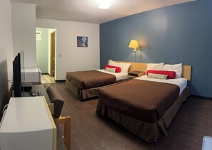 Standard Double Room, 2 Double Beds | Free WiFi, bed sheets