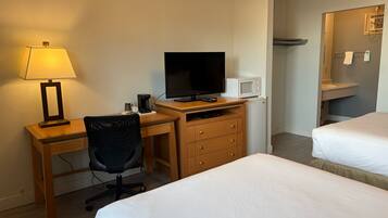 Standard-Doppelzimmer, 2 Doppelbetten | Kostenloses WLAN, Bettwäsche
