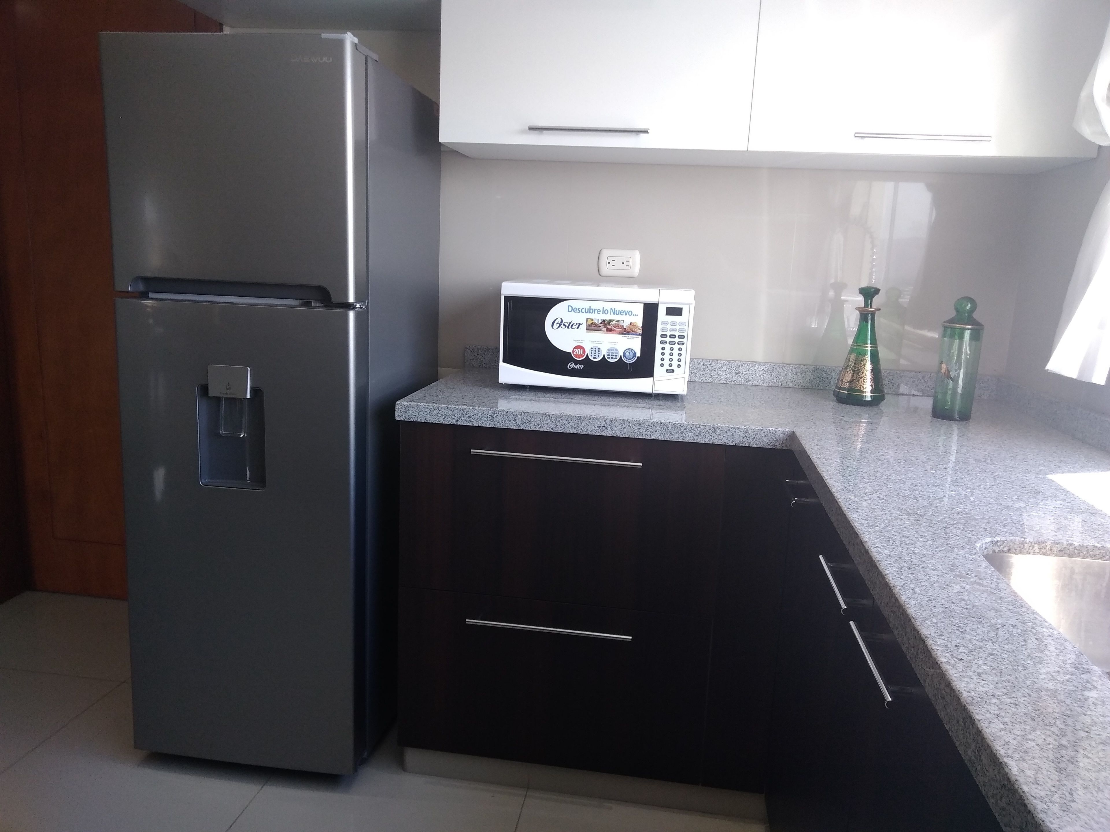 Exclusive Apartment, 3 Bedrooms, City View, Tower | Private kitchen | Full-size fridge, microwave, oven, stovetop