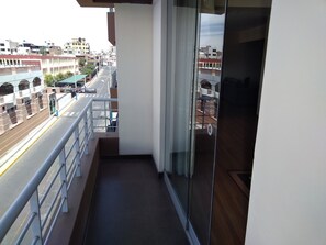 Exclusive Apartment, 3 Bedrooms, City View, Tower | Balcony