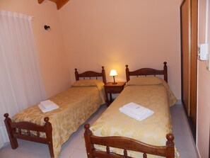 Apartment (4 People) | Egyptian cotton sheets, premium bedding, in-room safe - Althea (Puerto Madryn)