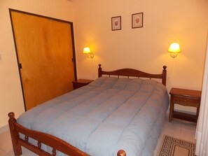 Apartment (4 People) | Egyptian cotton sheets, premium bedding, in-room safe - Althea (Puerto Madryn)